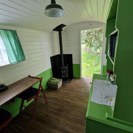The Delkin Shepherds Huts Castle Combe Ngoại thất bức ảnh