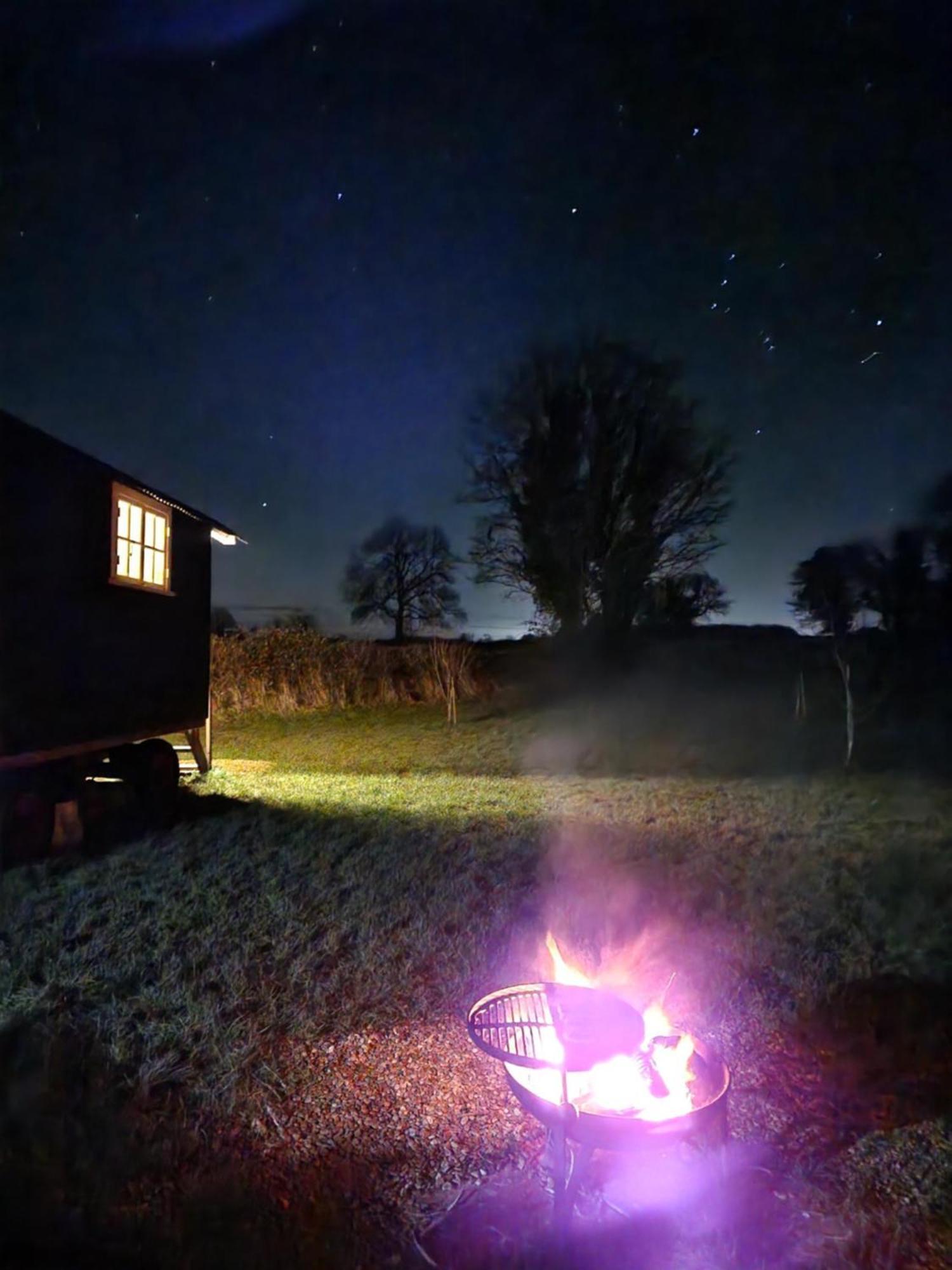 The Delkin Shepherds Huts Castle Combe Ngoại thất bức ảnh
